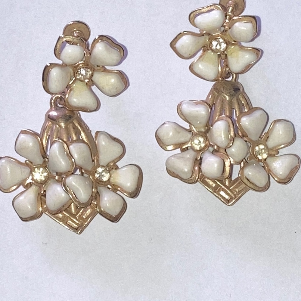 Vintage screw back floral drop earrings